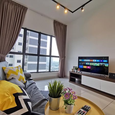 1 Traders Garden 1Br Pool View With Hispeed Internet Netflix Apartment Cheras Ngoại thất bức ảnh