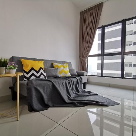 1 Traders Garden 1Br Pool View With Hispeed Internet Netflix Apartment Cheras Ngoại thất bức ảnh