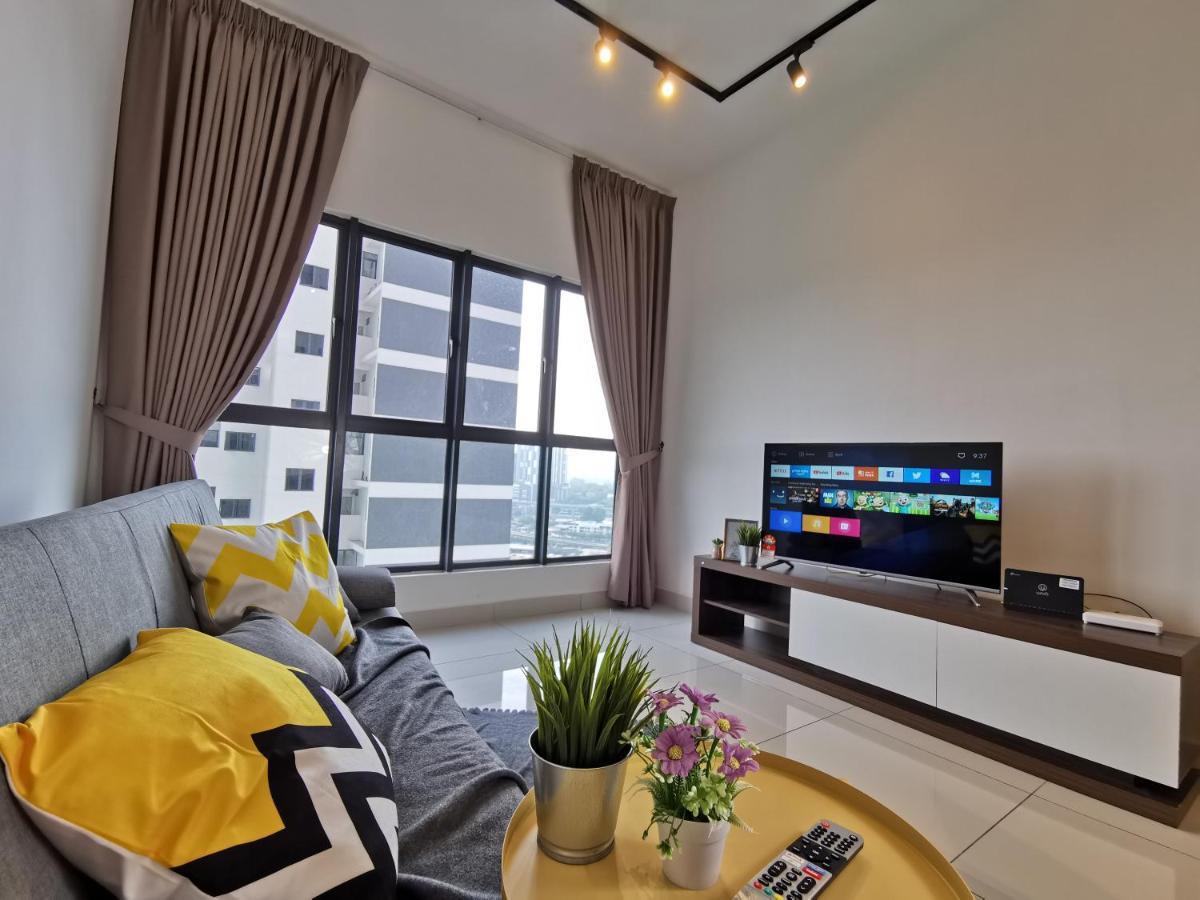 1 Traders Garden 1Br Pool View With Hispeed Internet Netflix Apartment Cheras Ngoại thất bức ảnh